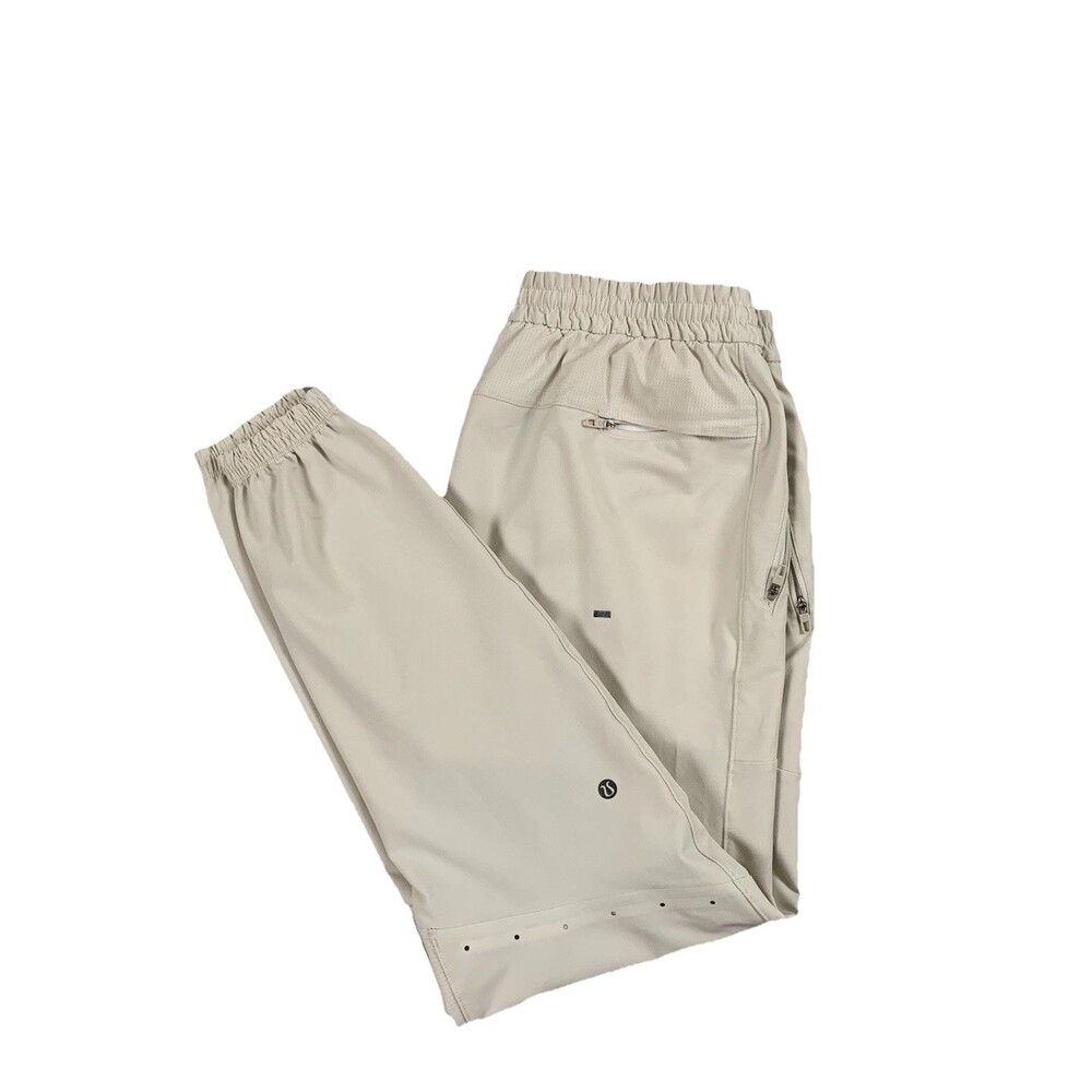 Lululemon License To train Jogger Small